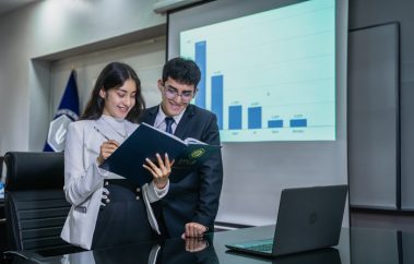 Liderazgo y trabajo en equipo UPLA