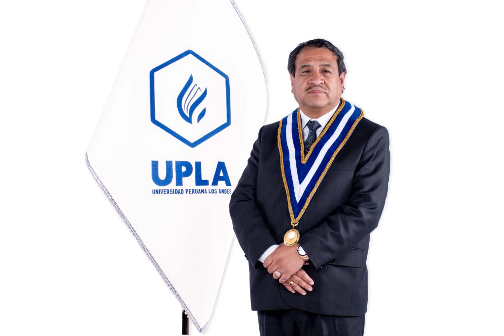 LUIS-ALBERTO-POMA-LAGOS-DECANO-DE-LA-FACULTAD-DE-DERECHO-Y-CIENCIAS-POLITICAS-EDUCACION-1-1024x683