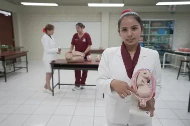 Carrera de obstetricia en la UPLA