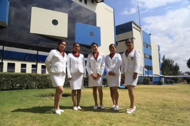 Carrera de obstetricia en la UPLA