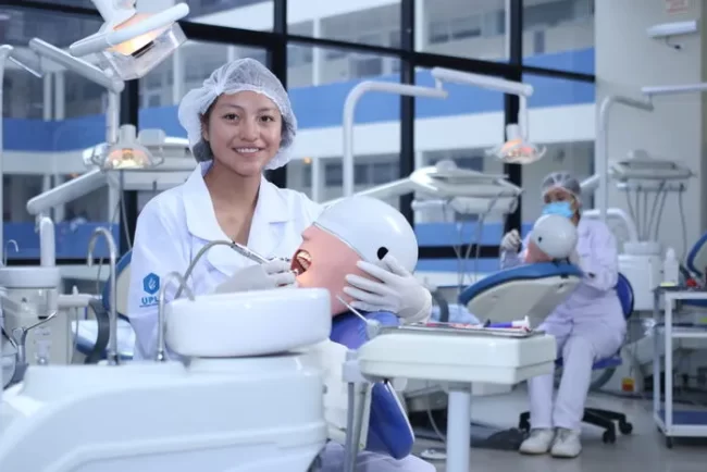 Laboratorios de Odontología en la UPLA