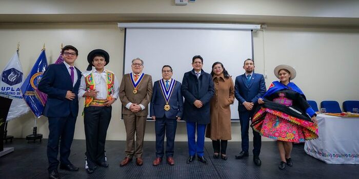 20 años de la Facultad de Medicina Humana