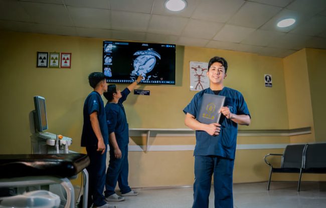 10 (3) (1) (2) La radiología: un pilar fundamental en la atención médica.