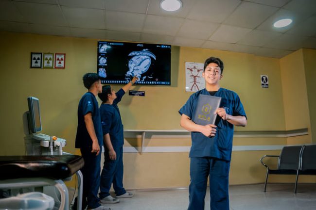 10 (3) (1) (2) La radiología: un pilar fundamental en la atención médica.