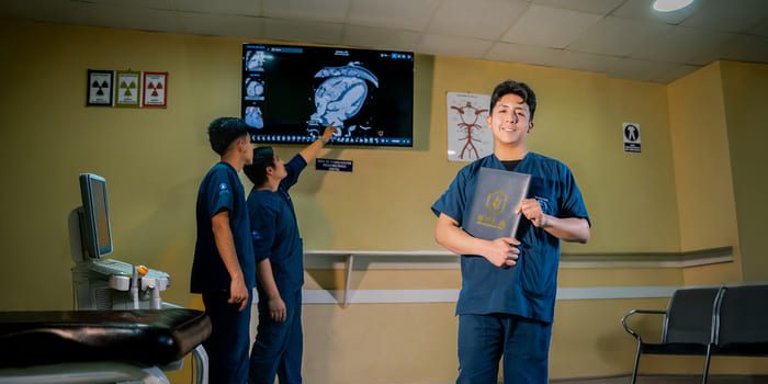 10 (3) (1) (2) La radiología: un pilar fundamental en la atención médica.