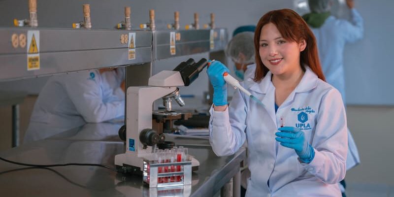 2 (1) (1) (1) Laboratorio Clínico: el corazón del diagnóstico médico.