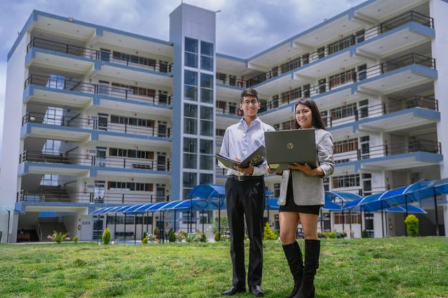 50_1 (1) (1) (1) Inspira y motiva: el camino hacia el emprendimiento.