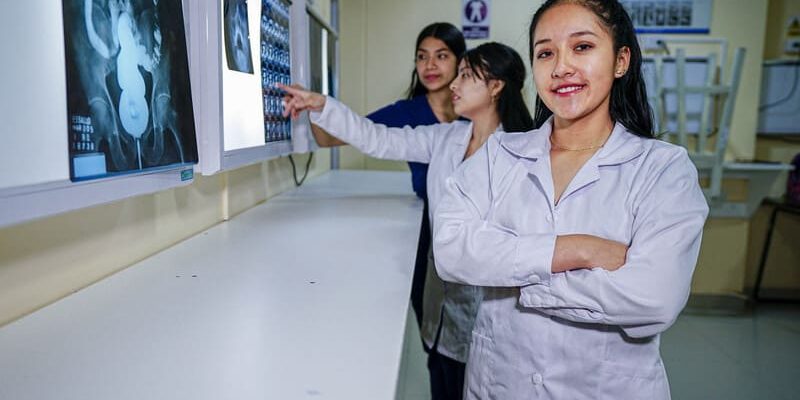 DSC07590 (1) La inteligencia artificial redefine el futuro de la radiología.