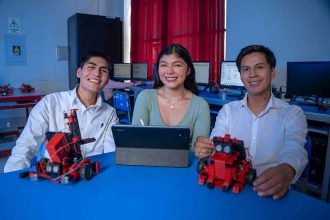 _DSC2252 (1) (1) Ingeniería de Sistemas: donde la innovación se encuentra con la tecnología.