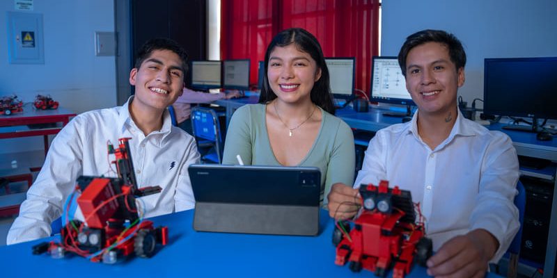 _DSC2252 (1) (1) Ingeniería de Sistemas: donde la innovación se encuentra con la tecnología.