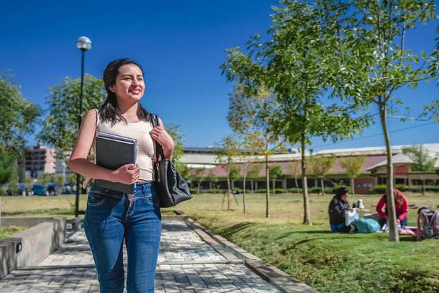 U (16) (1) (1) Inicia el camino hacia el futuro en la UPLA.