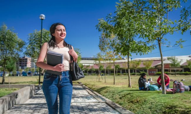 U (16) (1) (1) Inicia el camino hacia el futuro en la UPLA.