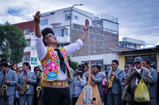 huaylarsh general (1) (1) Celebrando la riqueza cultural peruana a través de las artes.