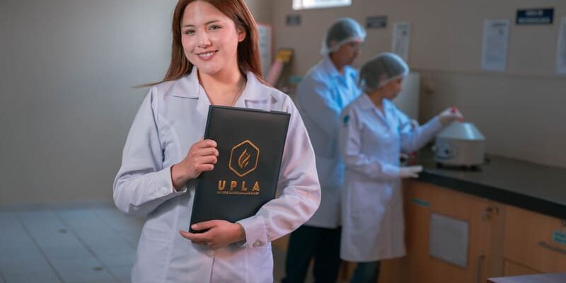 5 (1) (1) (1) Transforma tu futuro profesional con una Maestría en Ciencias de la Salud.