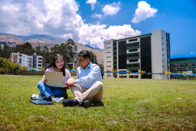 9-2 (2) (1) Clases virtuales interactivas con docentes expertos en la UPLA.