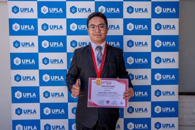 DSC08680 (1) Gustavo Perales, un orador apasionado, cautivó al jurado con su discurso".