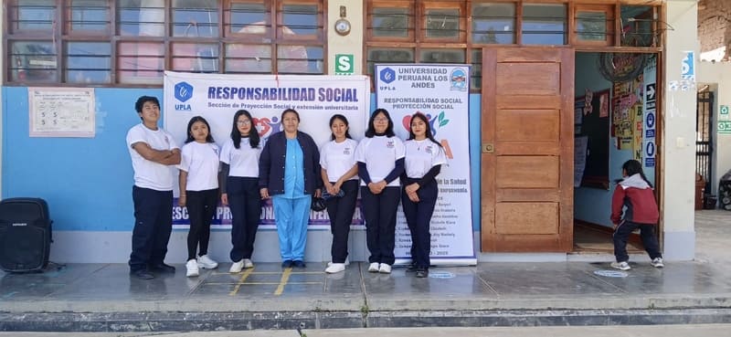 Estudiantes de enfermería promueven salud en Cochas Grande.