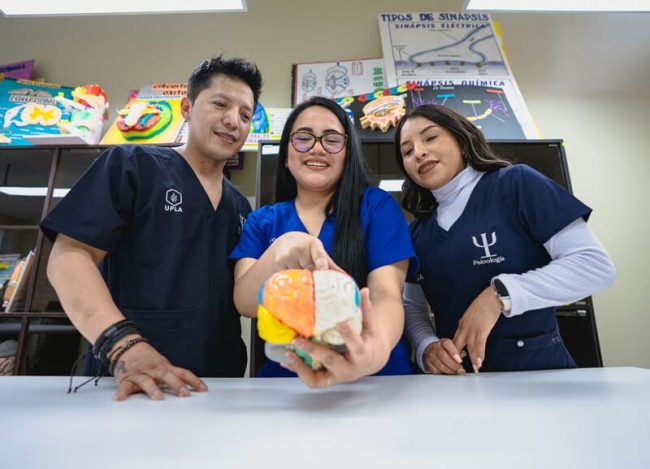 UPL00670-Mejorado-NR (1) (1) Futuros psicólogos en acción: evaluando logros y habilidades.