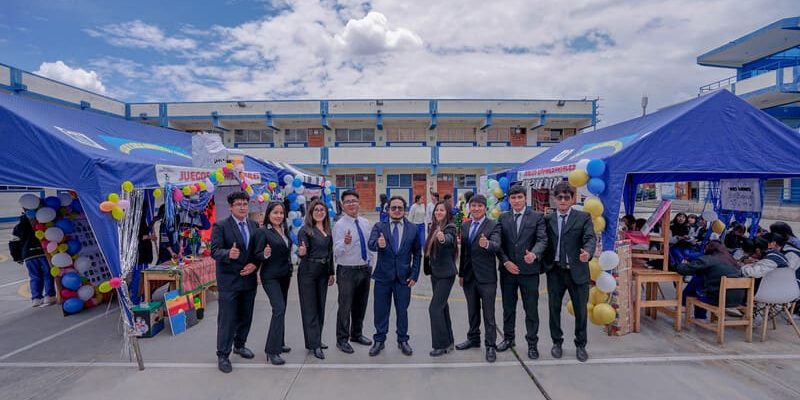 DSC00226 El equipo de la UPLA comparte conocimientos y experiencias emprendedoras.