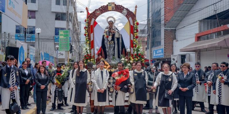 San Martín de Porres: “El Santo de la Escoba”.