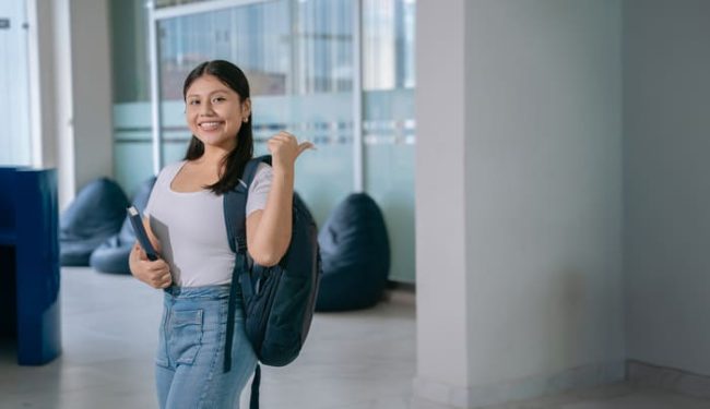 ESTUDIANTE MUJER UPLA